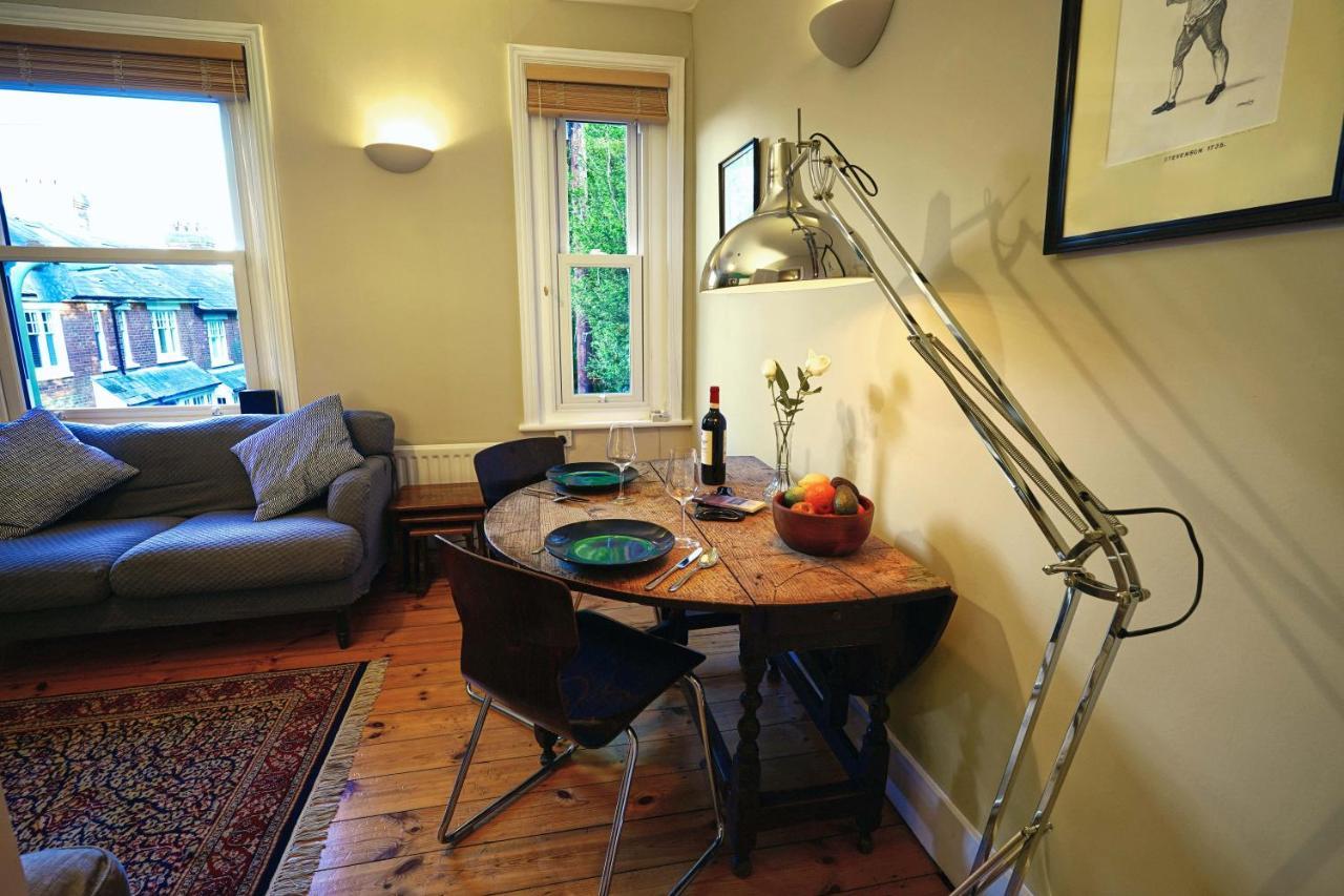 윈체스터 Tastefully Decorated 1-Bed With Free Parking - At Hem 아파트 외부 사진